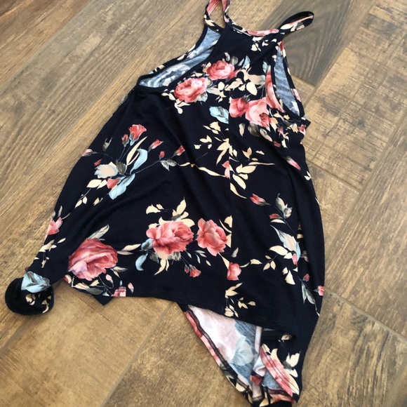 Boutique Floral Cami - Picture 2 of 4